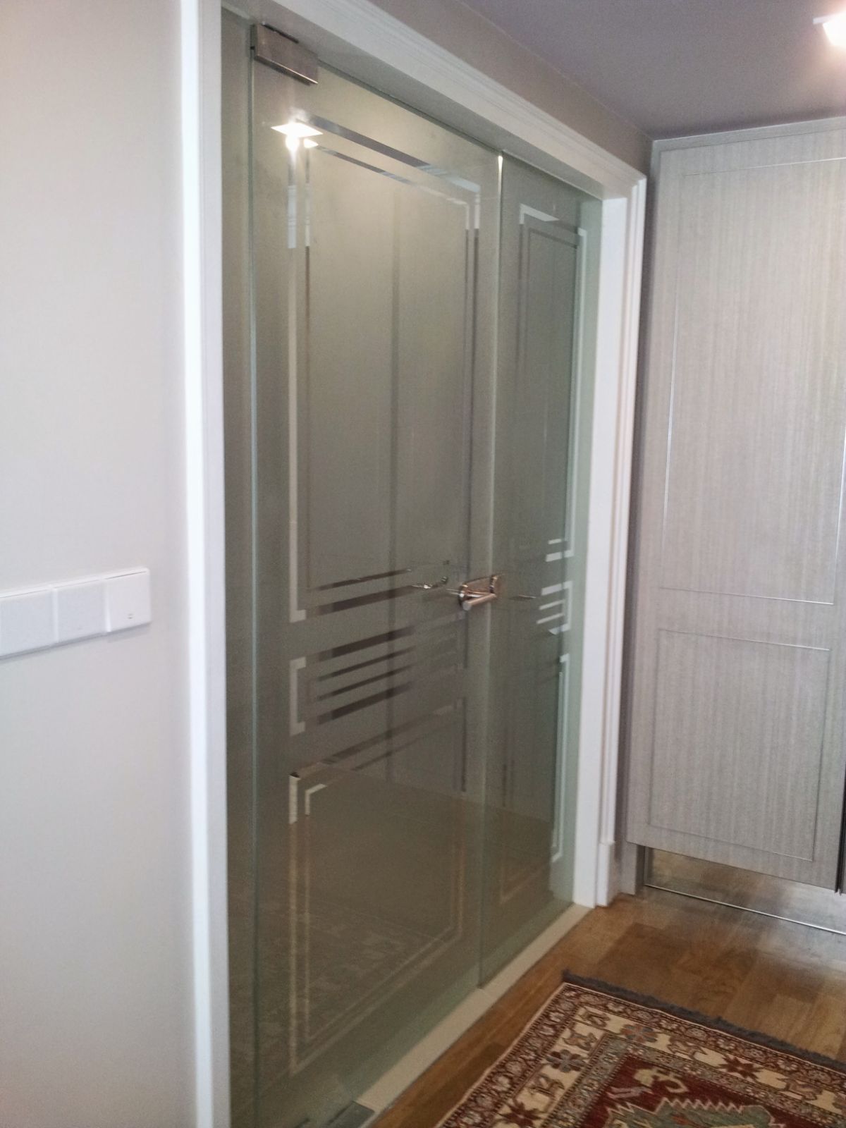 HPG - Shower Screen
