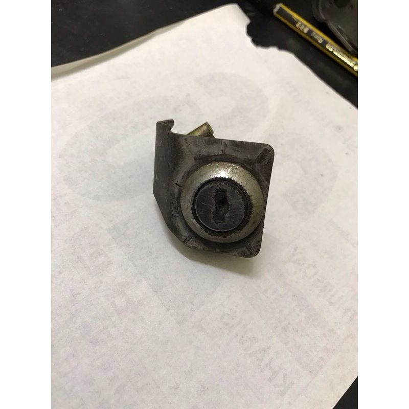 SUZUKI DL1000 VSTROM LOCK SEAT 2002-2006