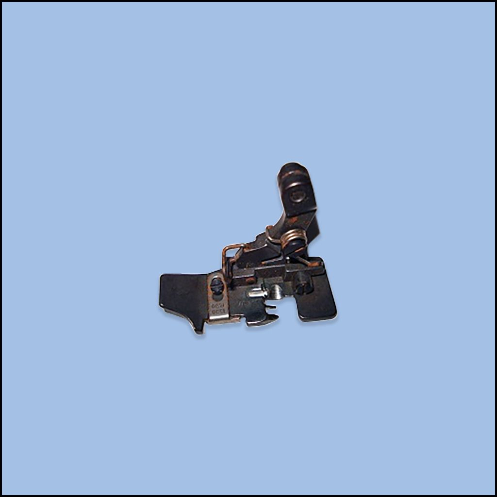 PRESSER FOOT ASM (118-81570)