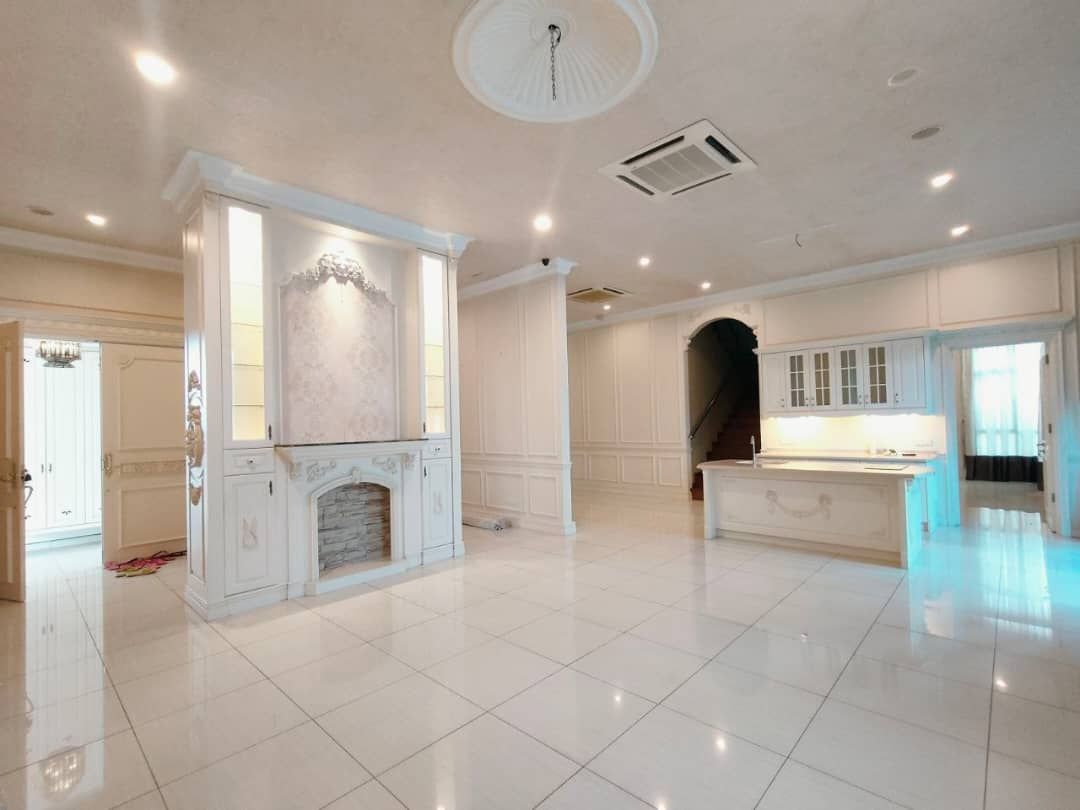 Spacious Semi-Detached Home in Mature Bukit Indah Township