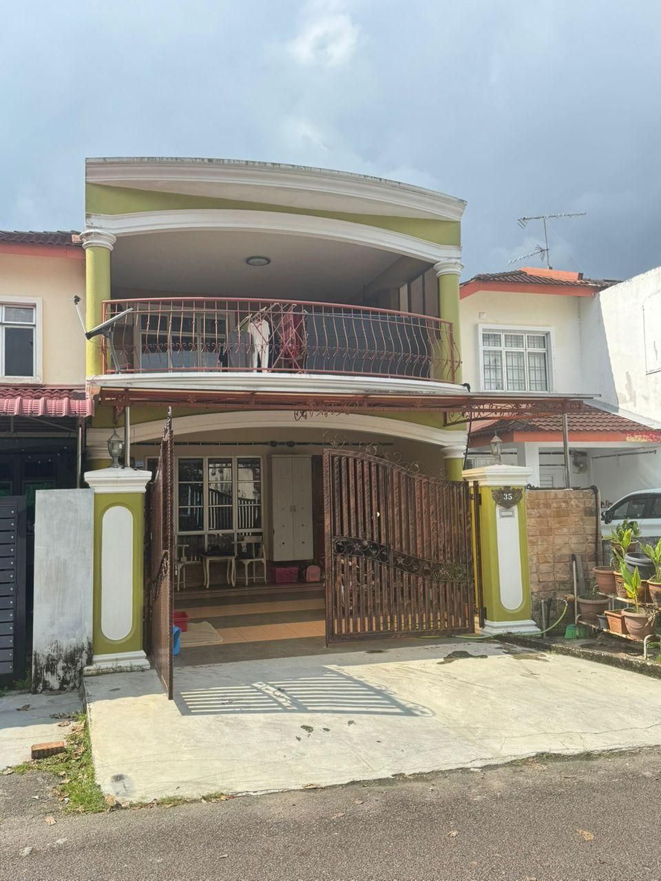 [FOR SALES] Taman Nusantara Double Storey Medium House 4bed Renovated Gelang Patah Johor Bahru