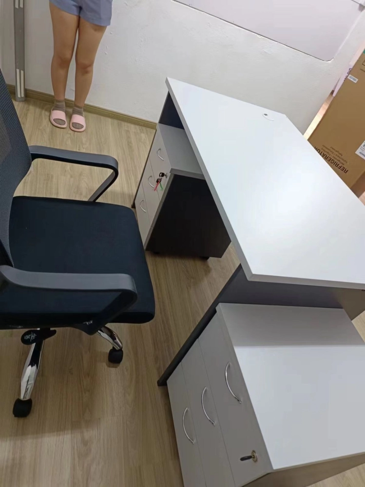 Office Table and Office Chair | Standard Office Table 4ft | Medium Back Office Chair | Office Furniture | Meja Kerusi Pejabat | Penang | KL | Kedah | Kulim | Alor Setar | Lunas | Bagan Datuk | Perak | Ipoh | Putrajaya | Cyber Jaya