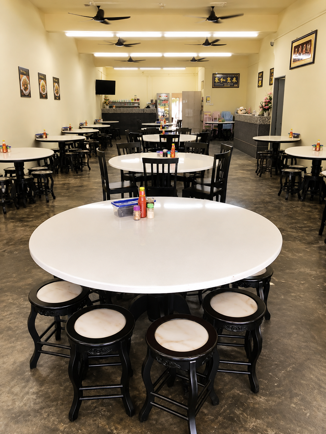 Fibre Glass Round Table Set