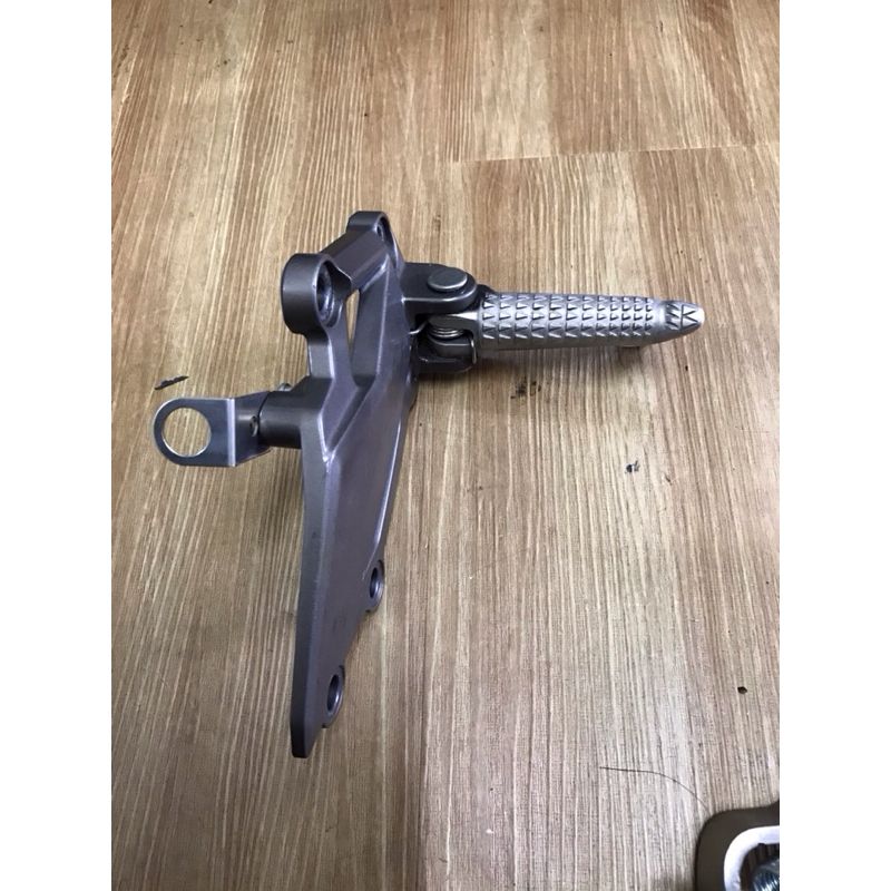 KAWASAKI NINJA 250 / Z250 BRACKET-STEP RH