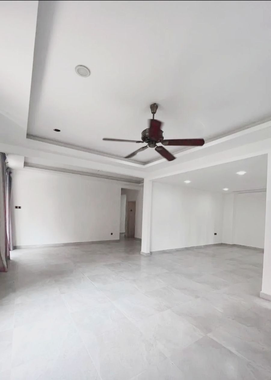 Spacious Freehold Semi-D in Mature Molek Residential Area