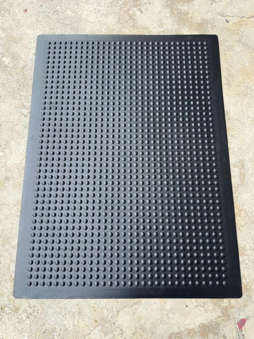 SAFETYSTEP Non-ESD Anti-Fatigue Bubble Mat