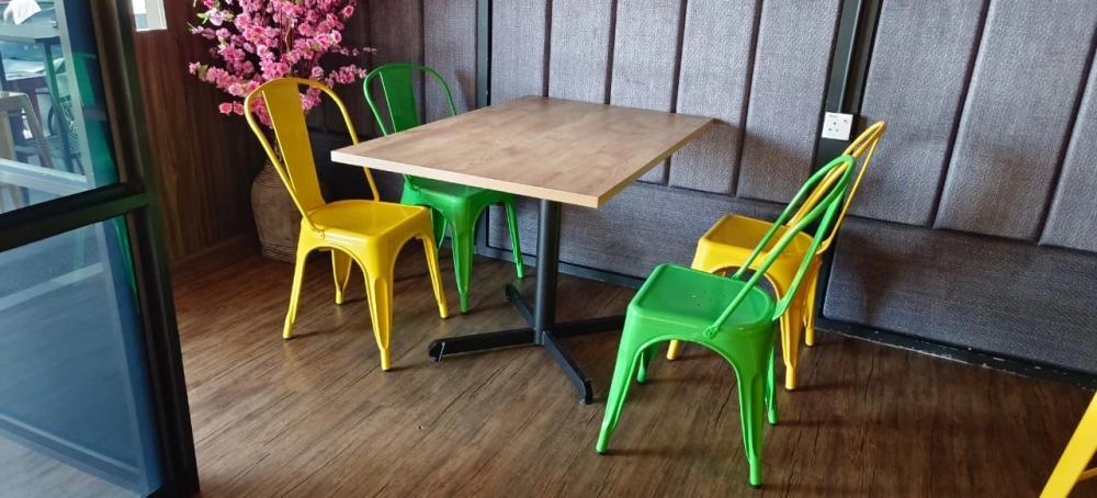 Tolix Chair Rubberwood Top Cafe Dining Table | Cafe Table and Chairs | Kerusi Meja Makan Kafe Restoran Moden | Ipoh | Johor | Dataran Pahlawan Melaka | Batu Kawan Penang | Malaysia