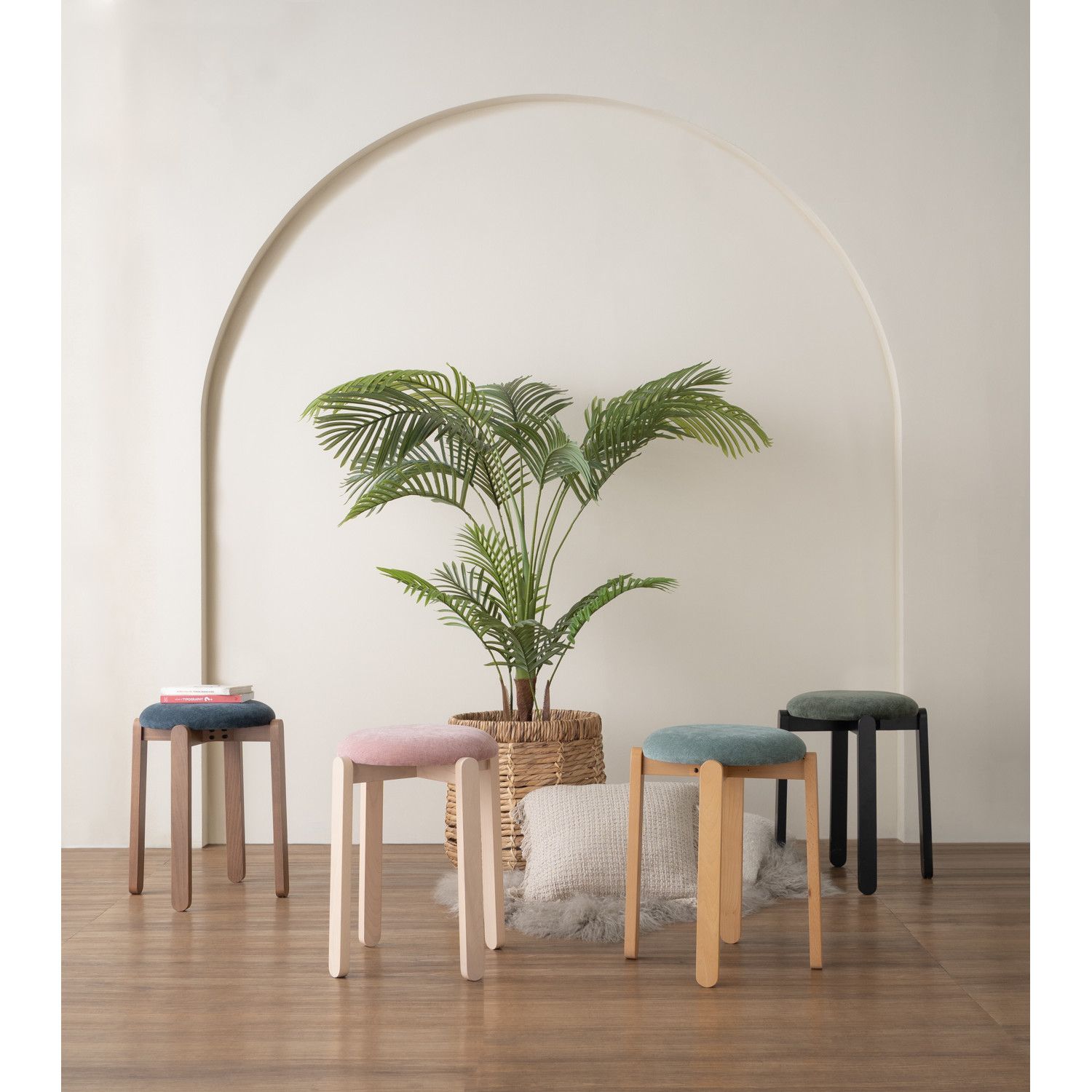 OPAL STOOL (114/6805)