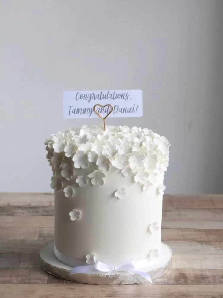 Gift Wedding Cake 