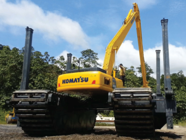 Amphibious Excavator AT 300 / AT 300PS