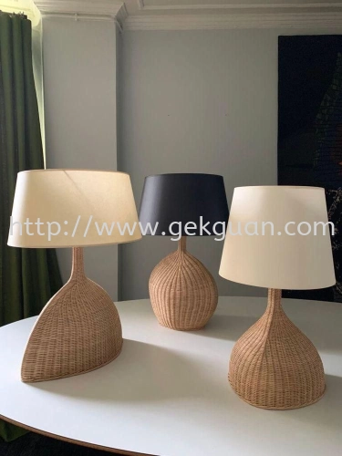 STA 001 - RATTAN TABLE LAMP