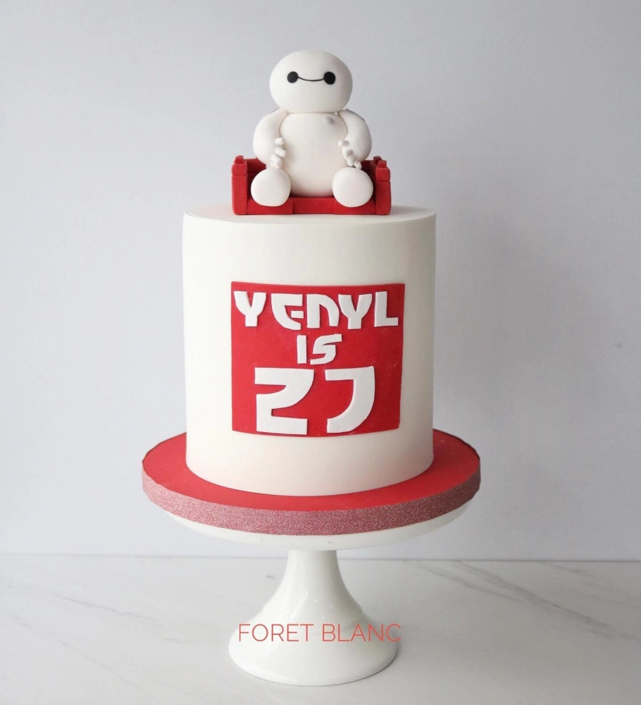 Baymax Cake