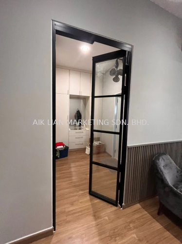 MASTER ROOM PT DOOR | klang,setia alam,shah alam,cyberjaya,damansara,petaling jaya,bentong,dengkil,banting,jenjarom,subang