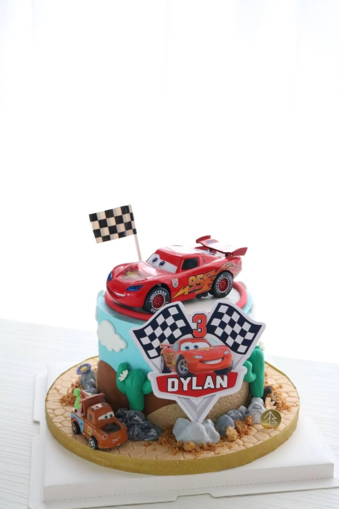 Cars Lightning Mcqueen Cake