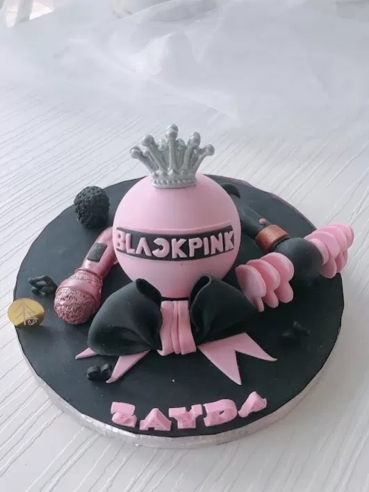 Black Pink Chocolate Pinata Mini 3"