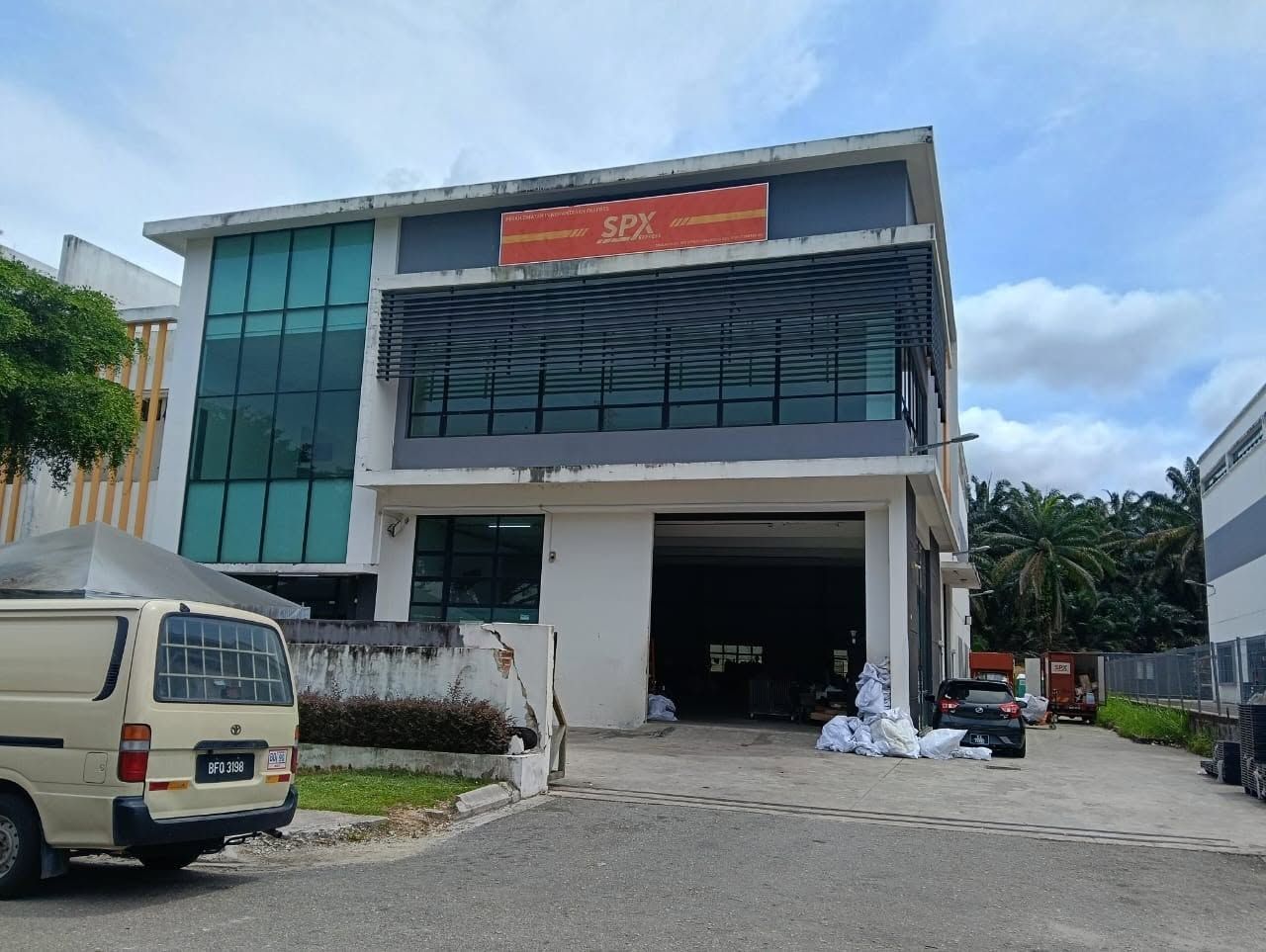 Industries - Kilang Shopee