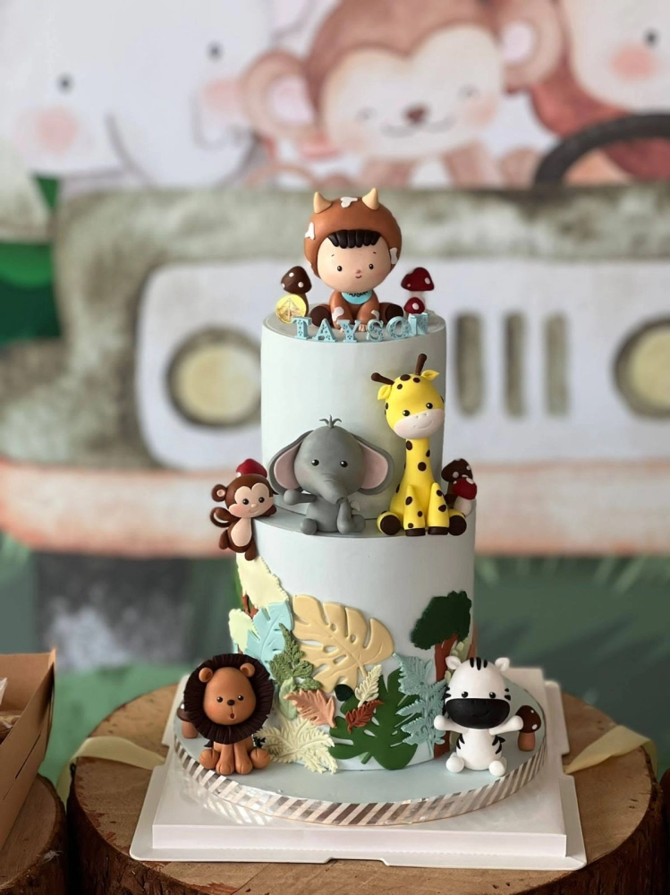 Safari Animal Cake