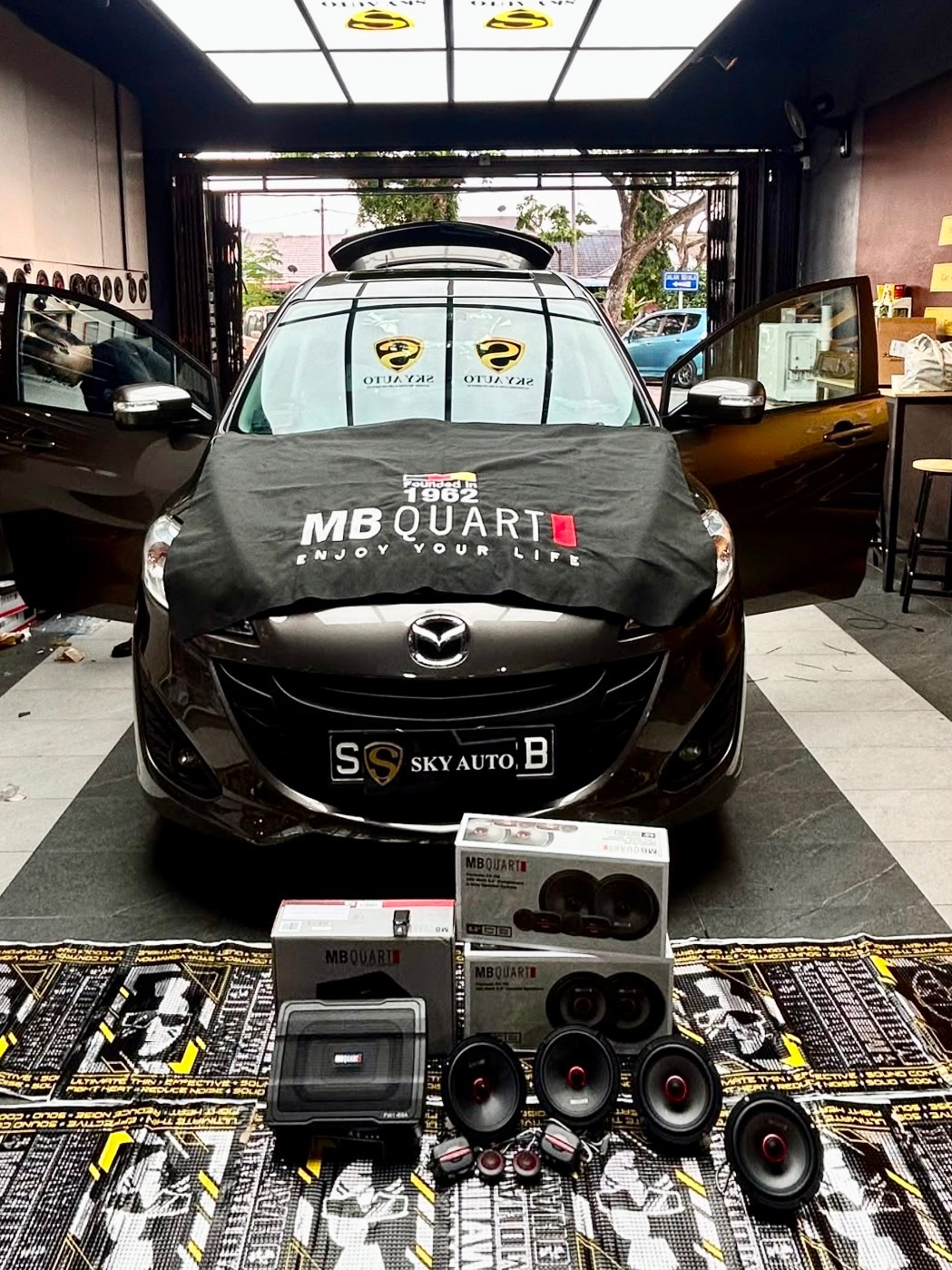 MAZDA 8 | MB QUART 6.5" FA-216 COMPONENT SPEAKERS