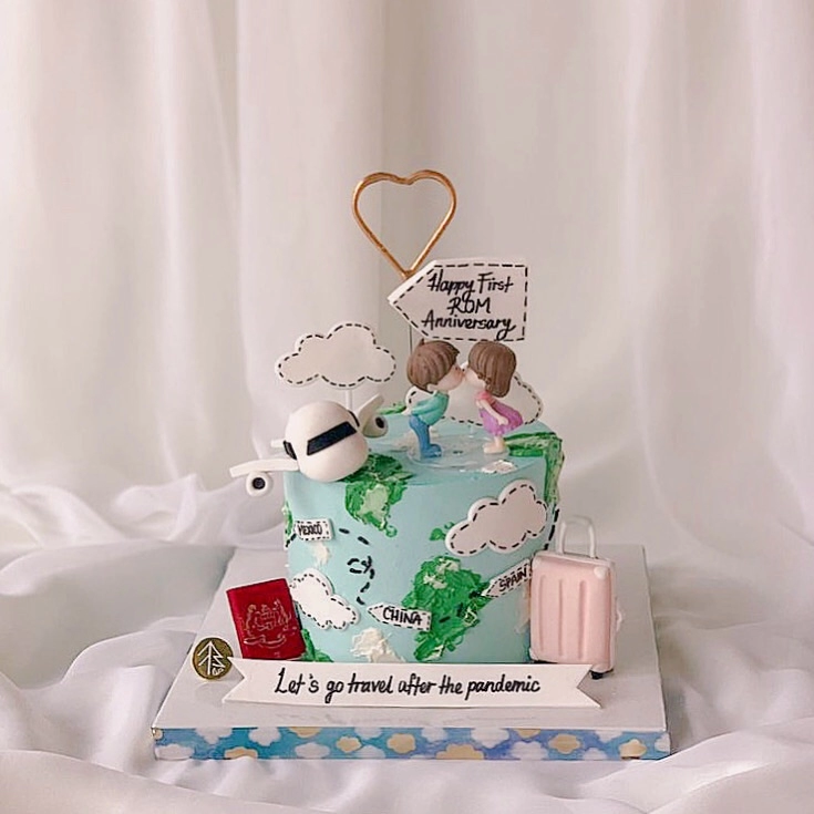 Couple Travel Cake