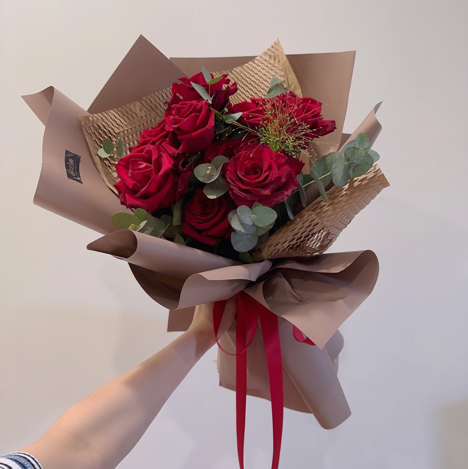 9 red roses