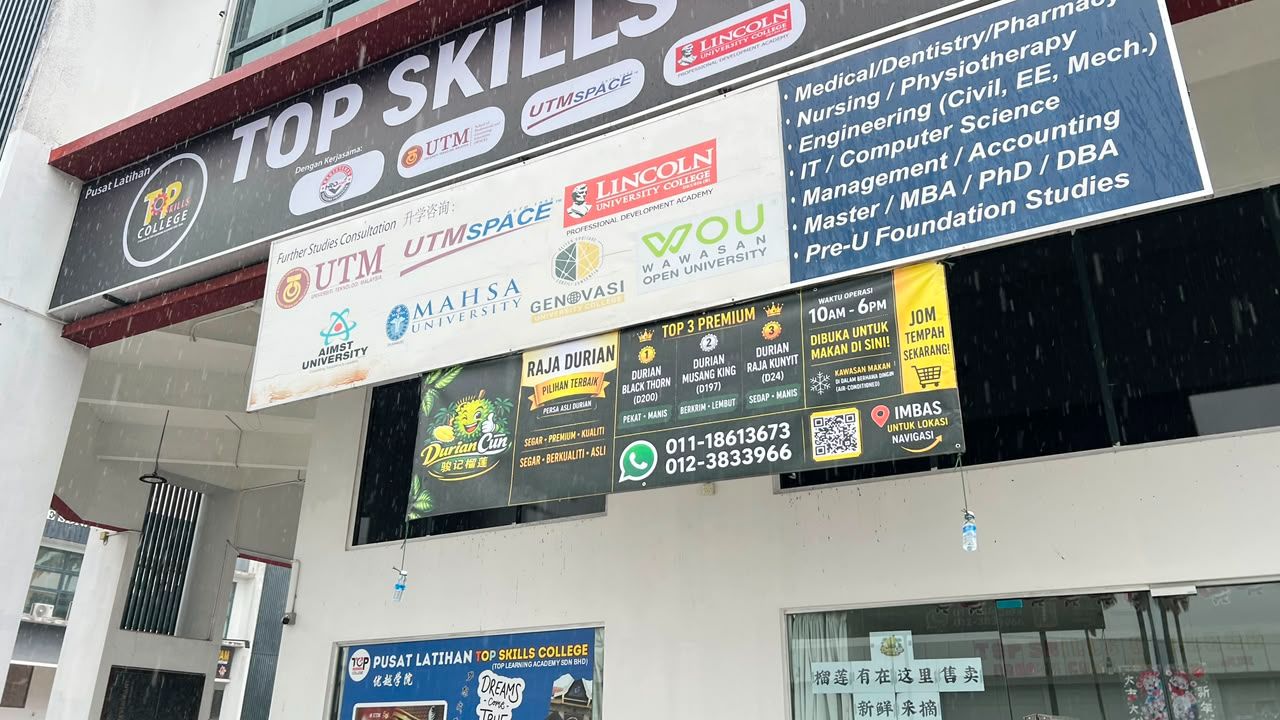 Banner / Banting (Design , Print & Installation)