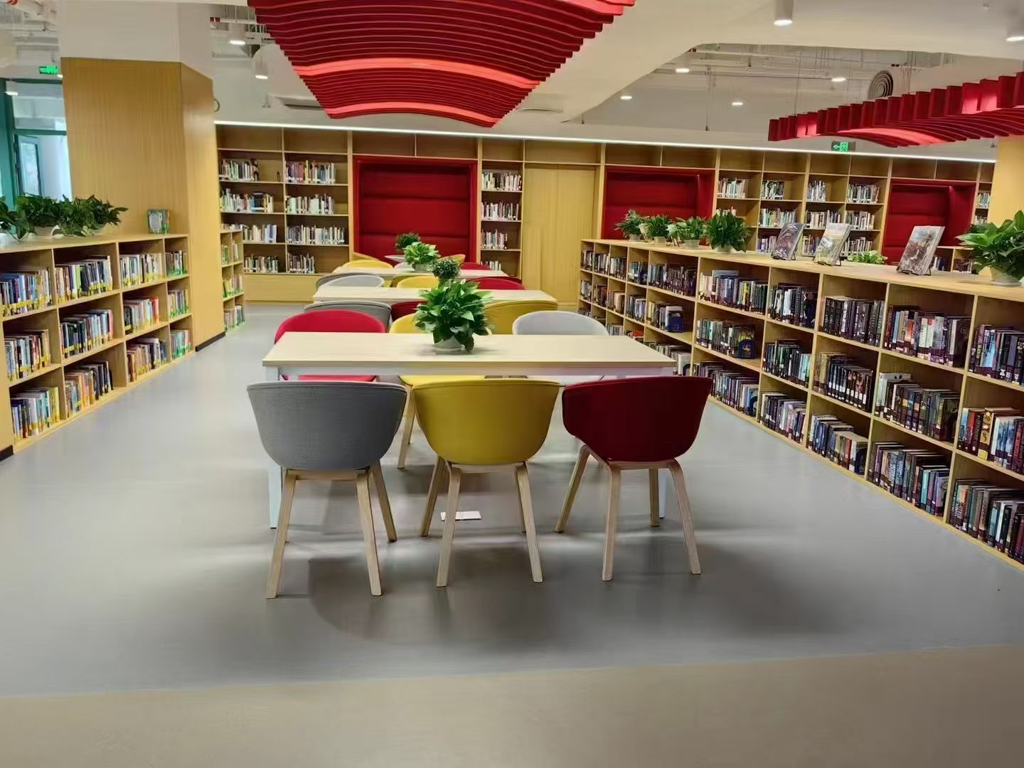 Library Discussion Table and Chair Set