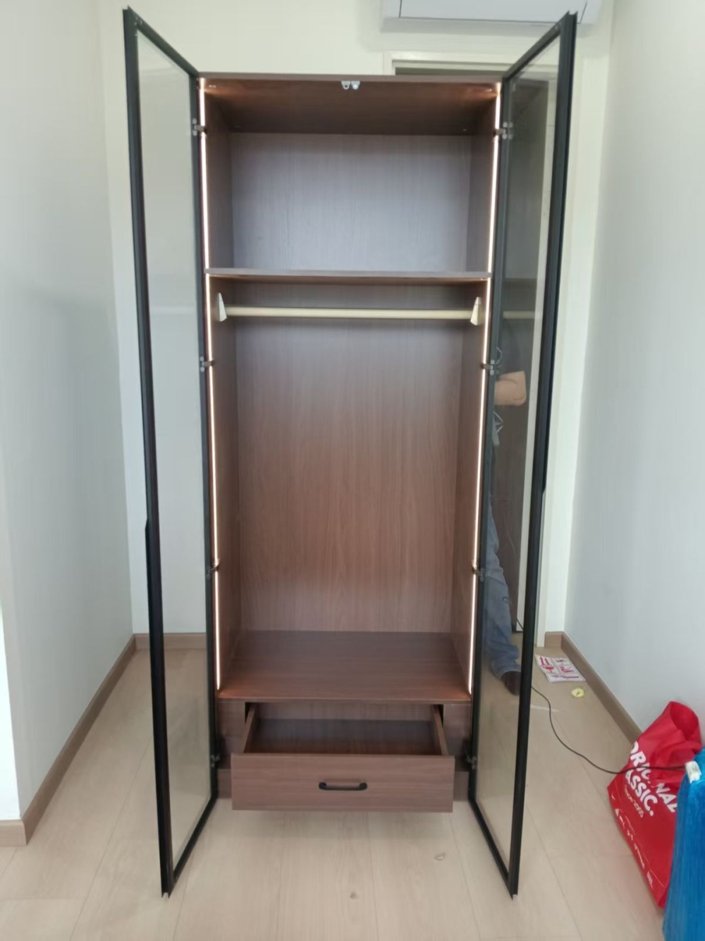 Glass Door Wardrobe Malaysia | Modern Bedroom Wardrobe | Premium Storage Cabinet - Almari Pakaian Kaca Premium | Kabinet Bilik Tidur Moden | Wardrobe Berkualiti Malaysia | Deliver Simpang Ampat, Kulim, Lunas, Bertam, Georgetown, Jelutong