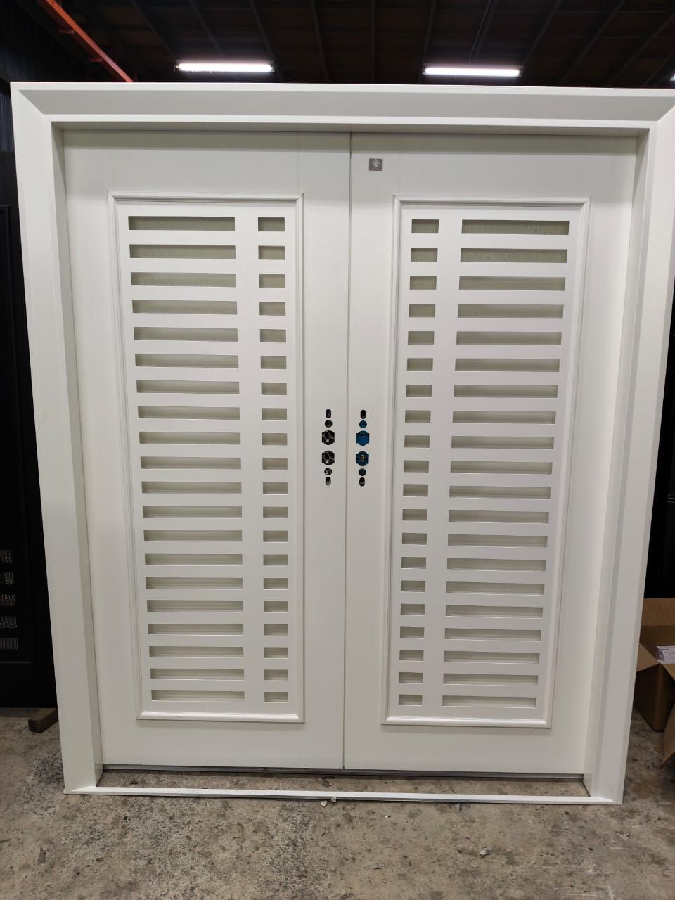 SAFETY DOOR 6X7 WHITE LC620 RH