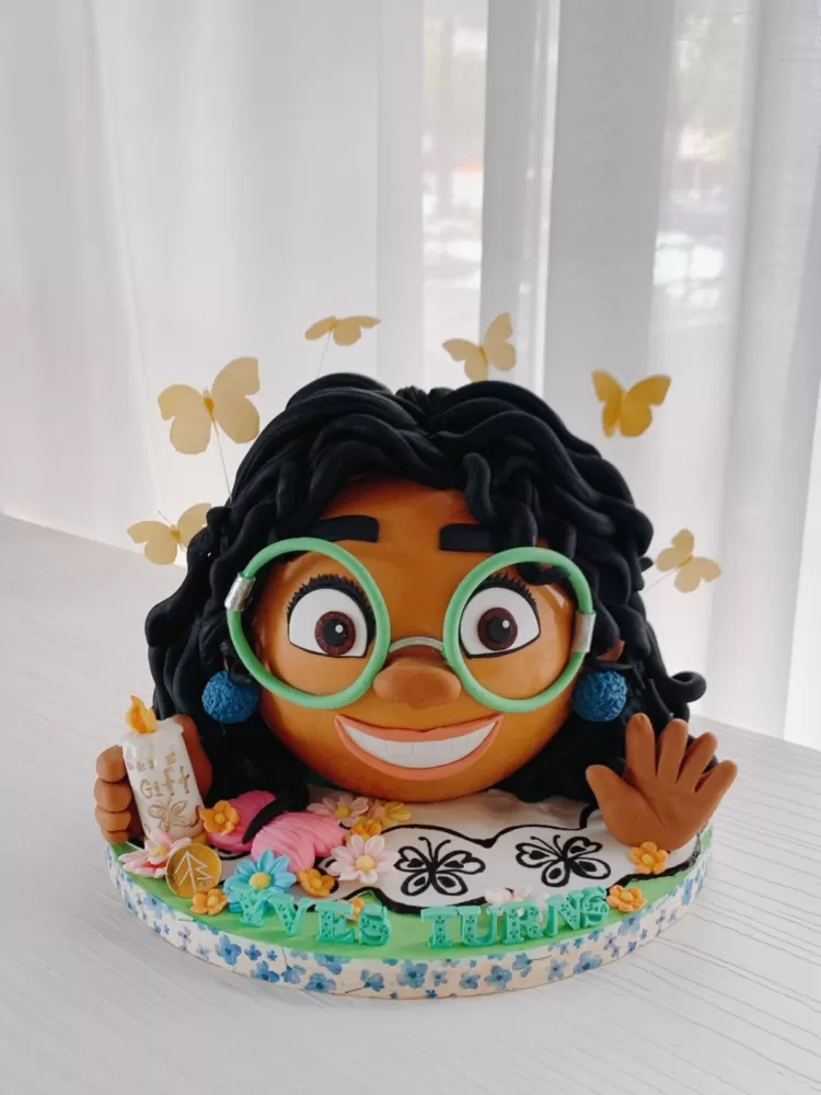 Encanto Chocolate Pinata