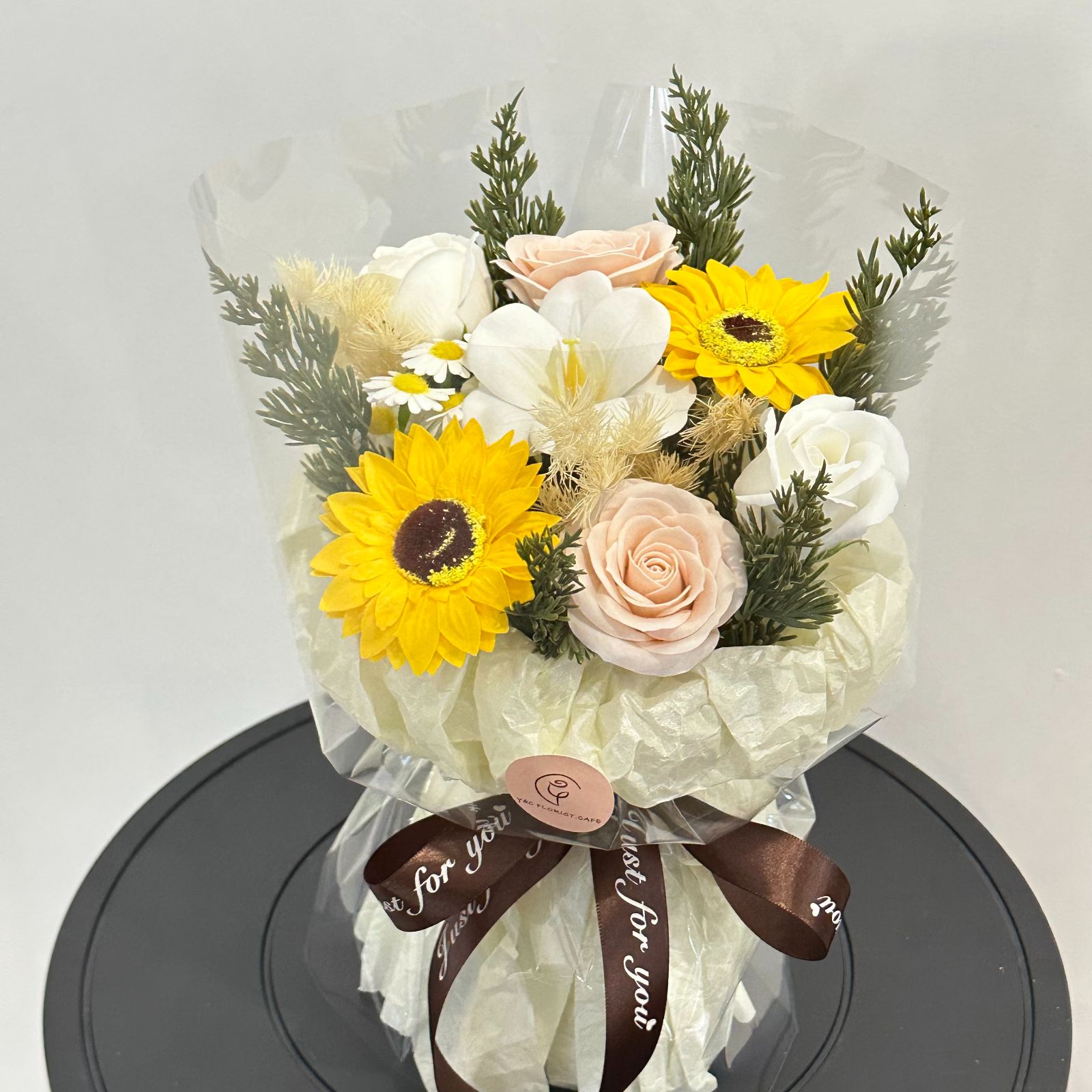Garden mix soap and preserved flowers bouquet - Korea style wrapping