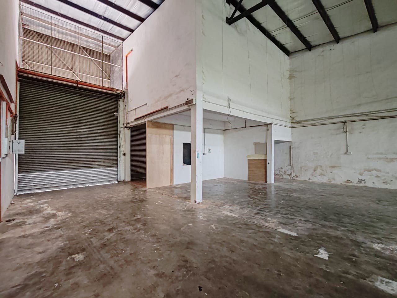 Johor Jaya, Jalan Seroja Johor Bahru @ 1.5 Storey Terrace Factory FOR RENT