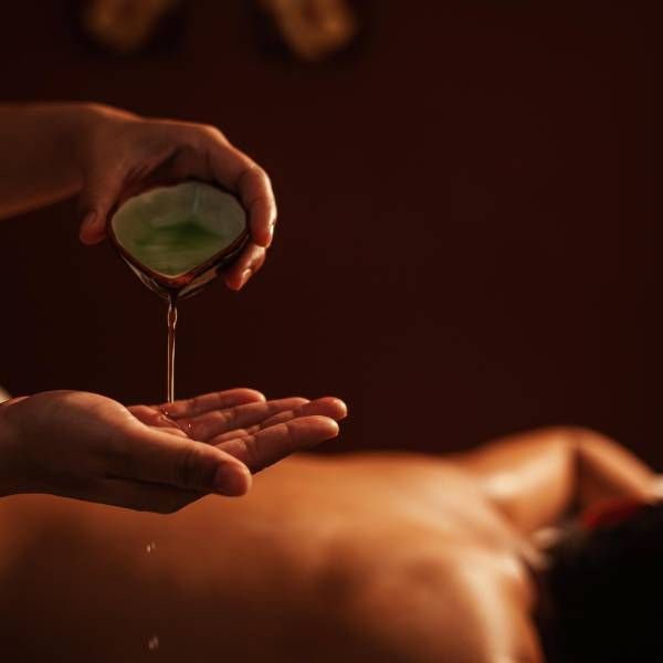d'Spa @ d'Tempat Country Club | Body Scrub (30 Min) + Body Oil Massage (60 Min)