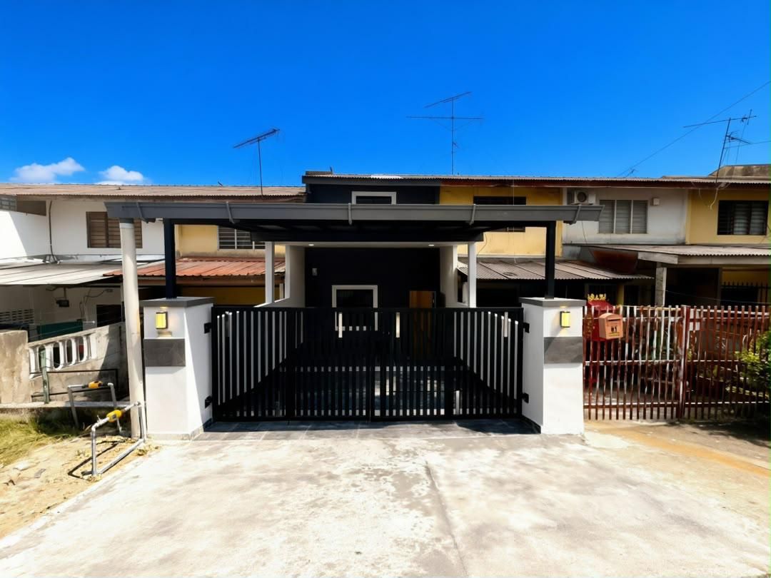 [FOR SALES] Taman Saleng Double Storey Low Cost House 3bed Renovated 3bed Senai Johor