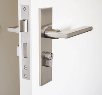 Door Knobs & Handles