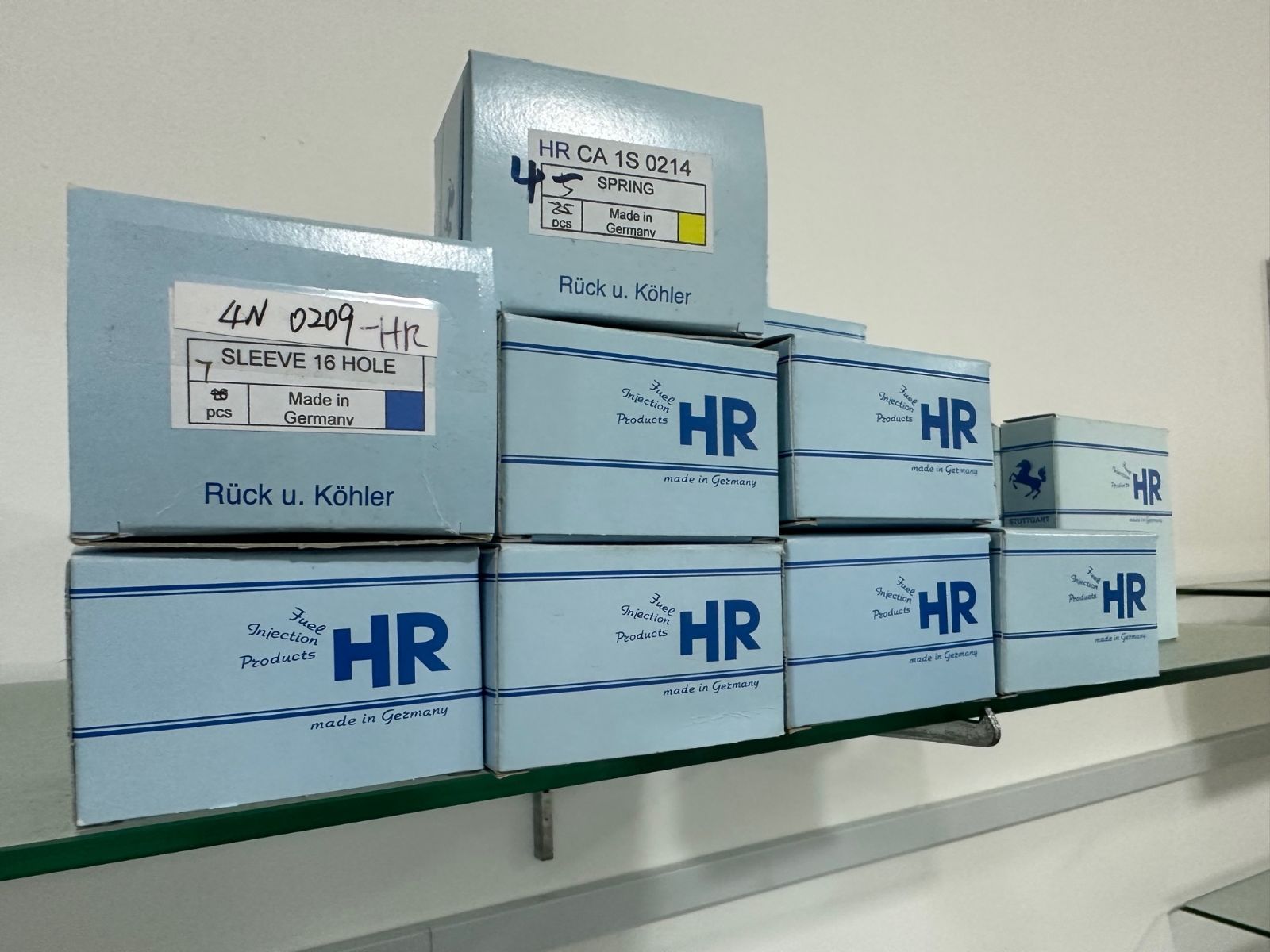 HR DISPLAY