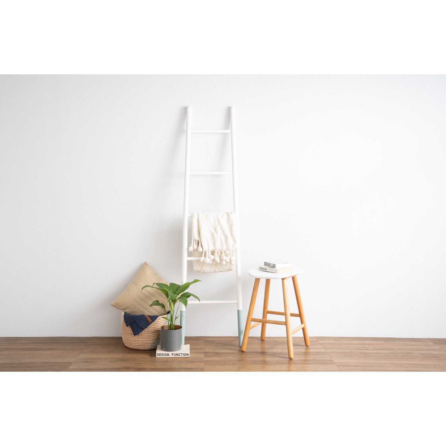 MYCROFT LADDER HANGER