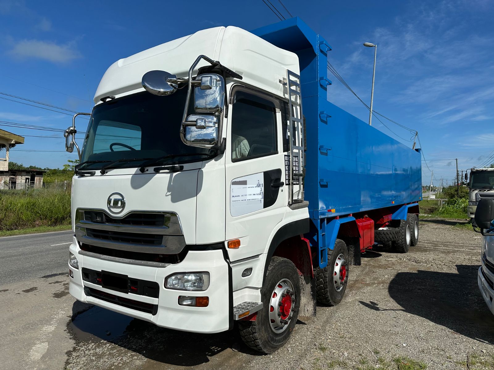 NISSAN CG5 DUMPTRUCK with Mercedes Bogie (Sold)