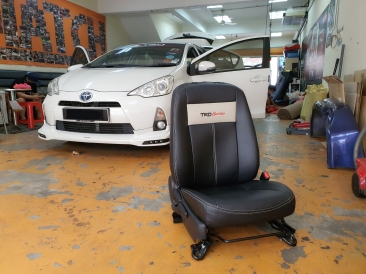Toyota Prius C Leather Car Seat Installation from PJ