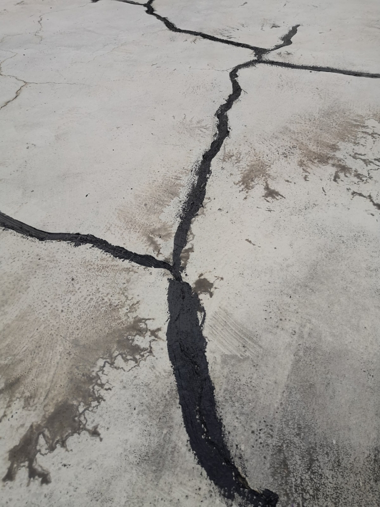 repair V Grooved at Concrete Slab area