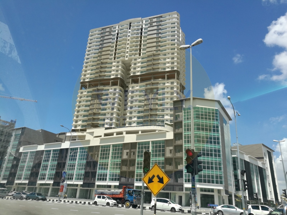 31 Storeys High Rise Condominium with 7 Storeys Shop Houses