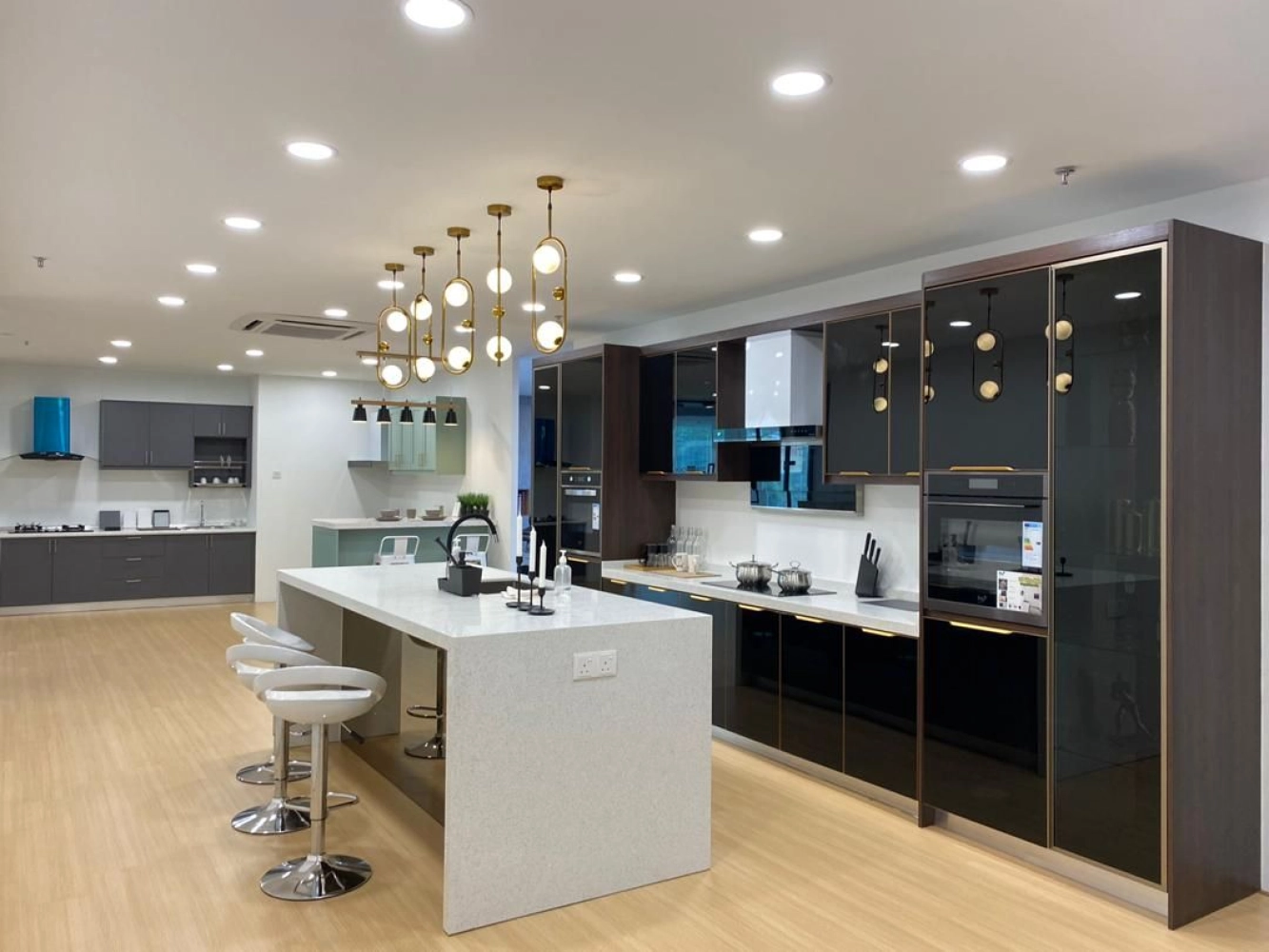 Kitchen island design Selangor Malaysia by Kuchemate
