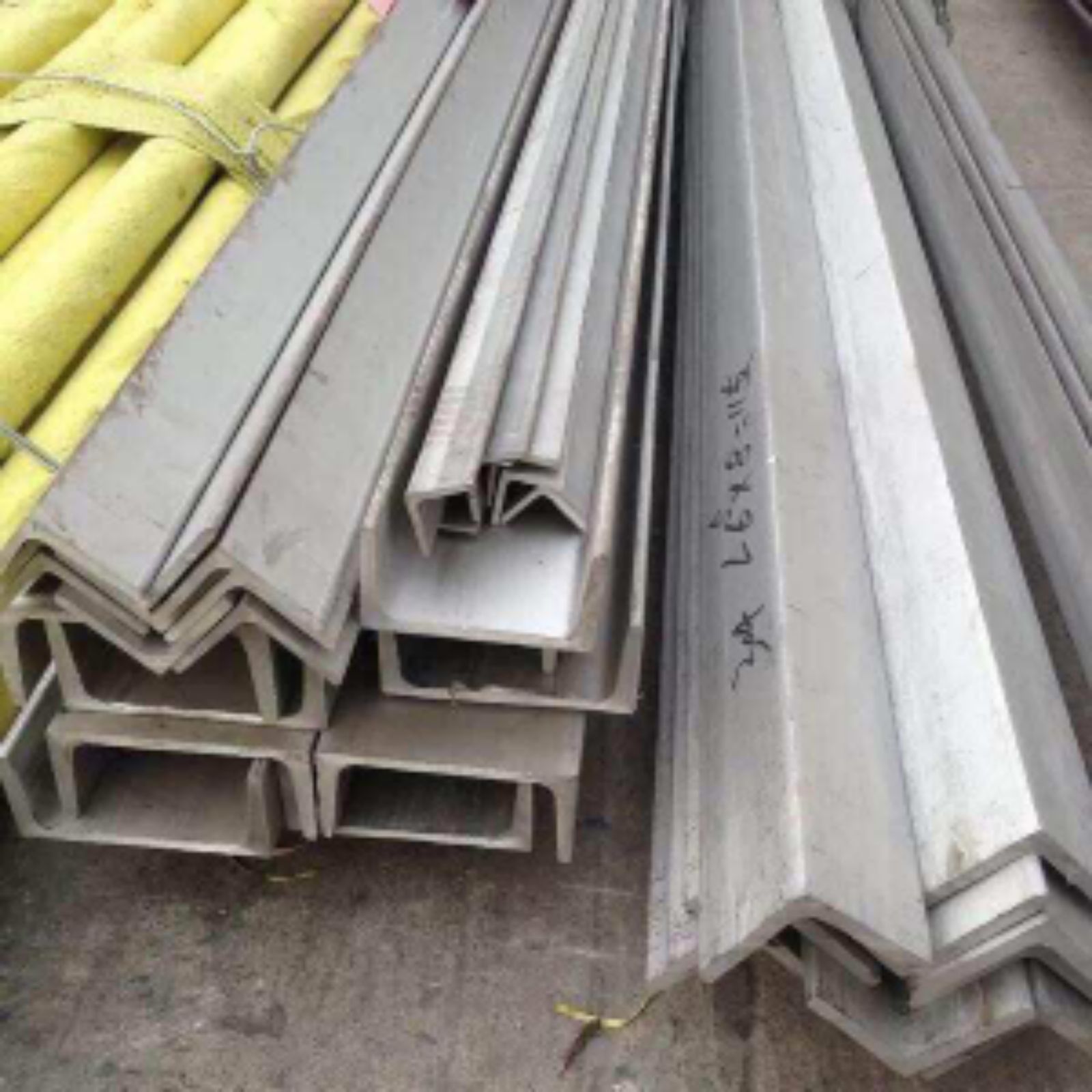 Stainless steel 304 angle bar 