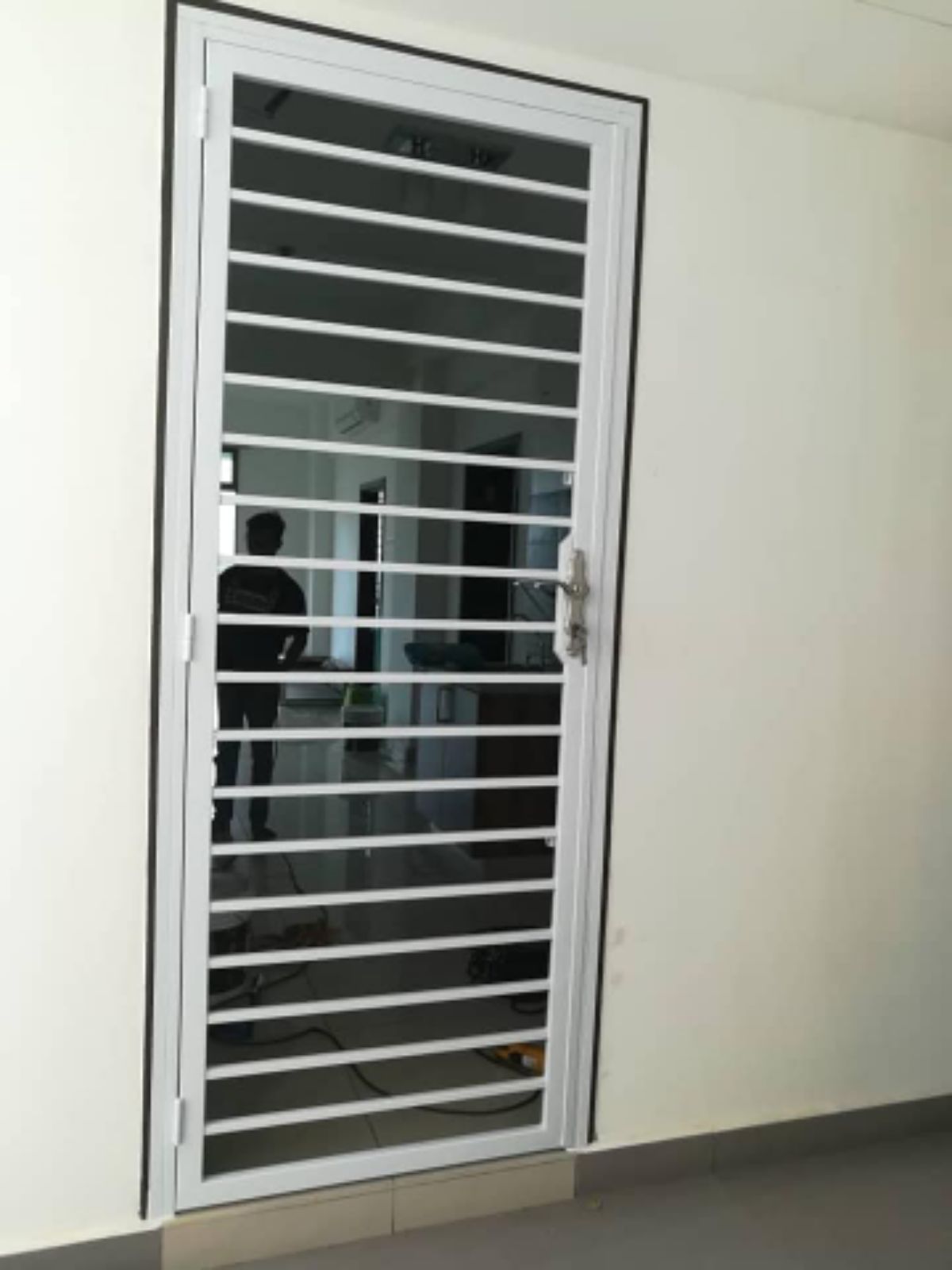 Installation Metal Door 