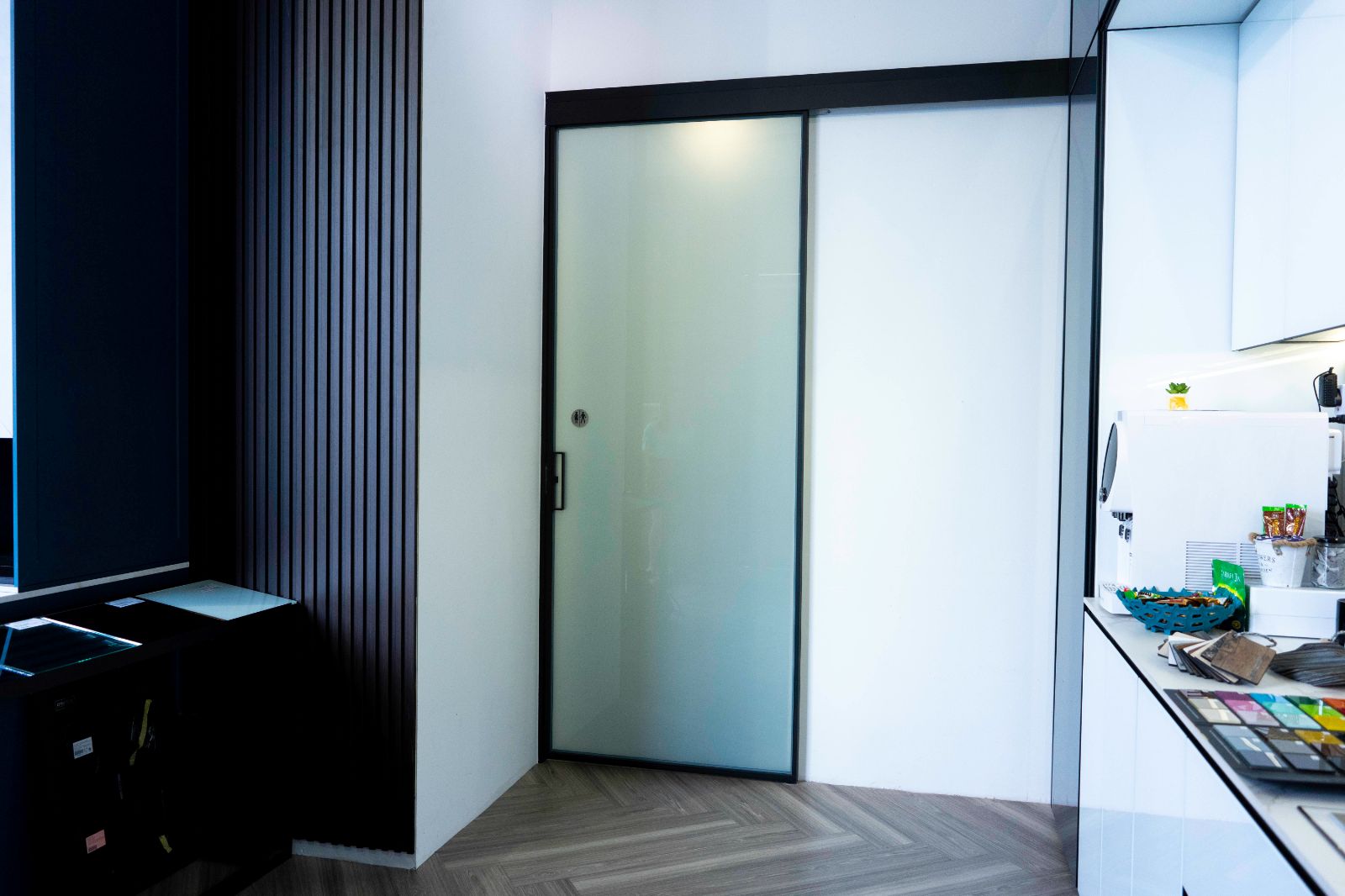 V Master Aluminium & Glass Trading (M) Sdn Bhd #18