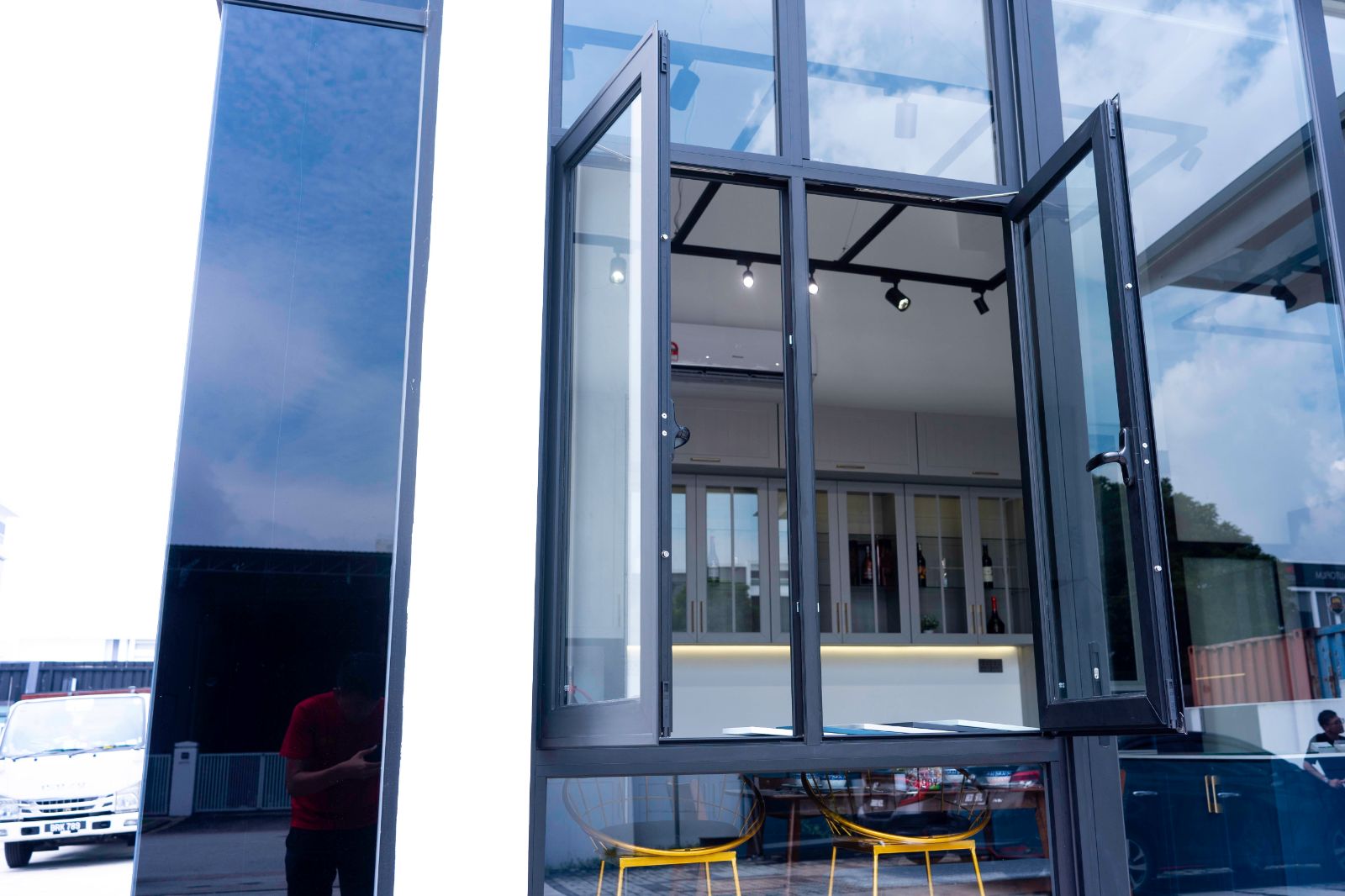 V Master Aluminium & Glass Trading (M) Sdn Bhd #12