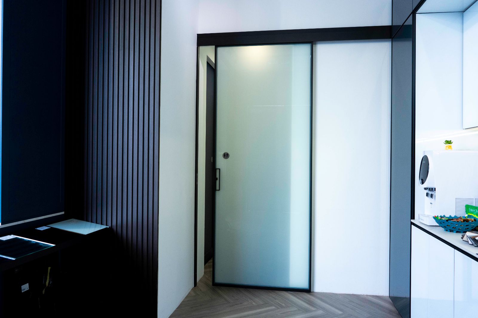 V Master Aluminium & Glass Trading (M) Sdn Bhd #17