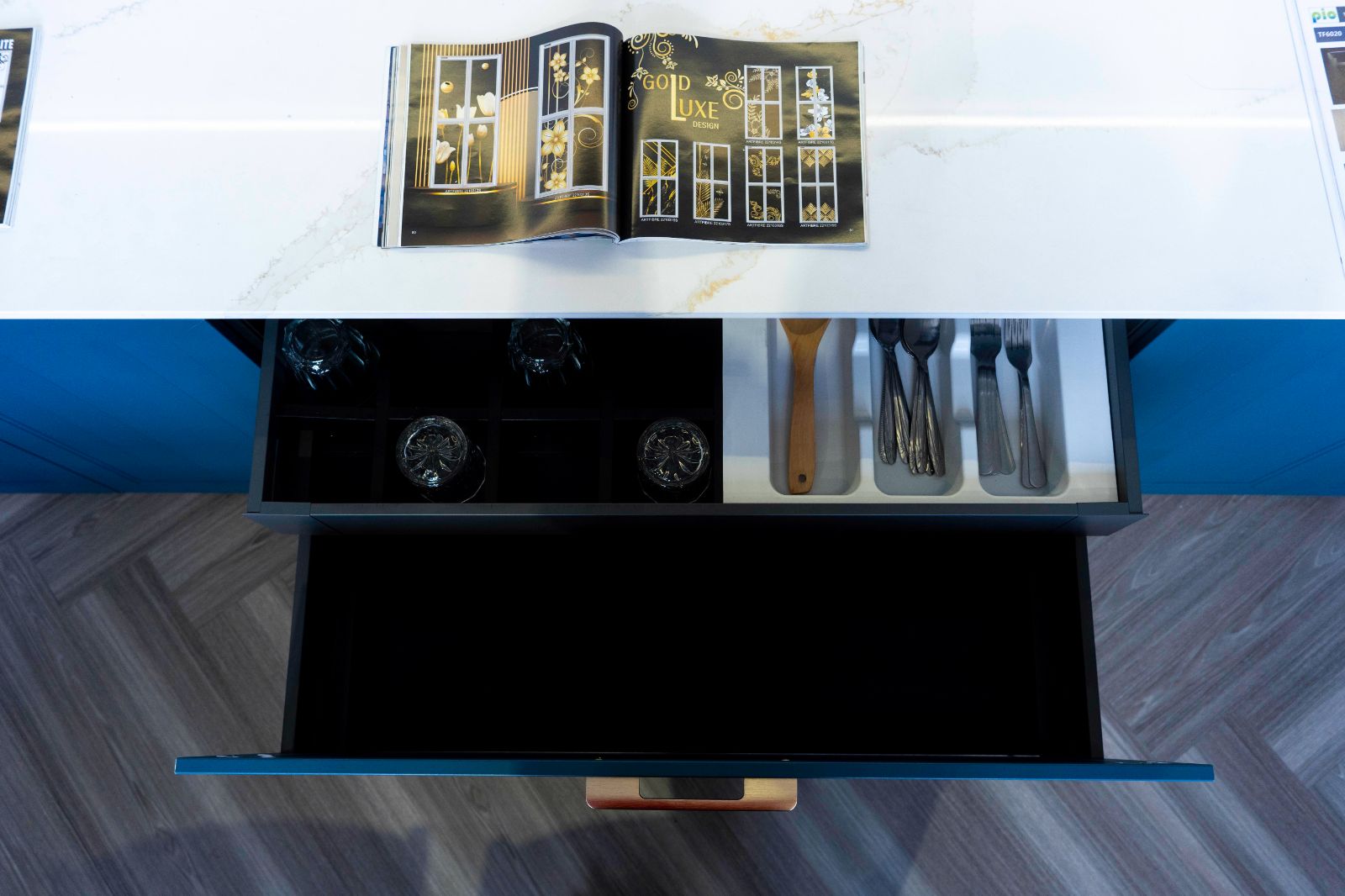V Master Aluminium & Glass Trading (M) Sdn Bhd #28