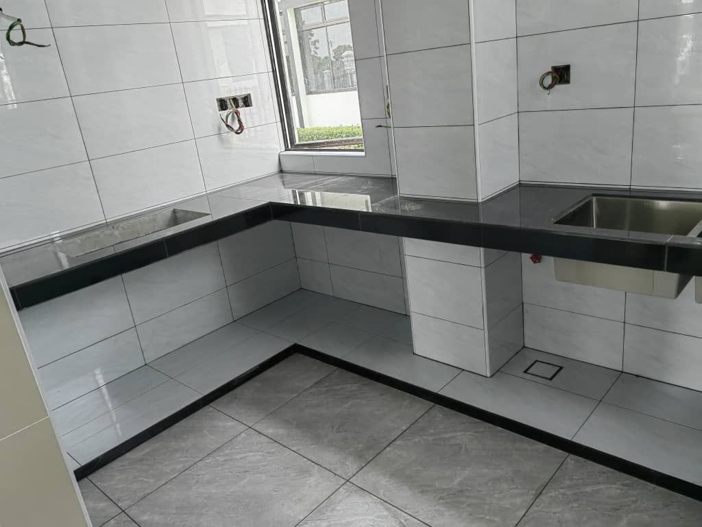 Kitchen Solid Top