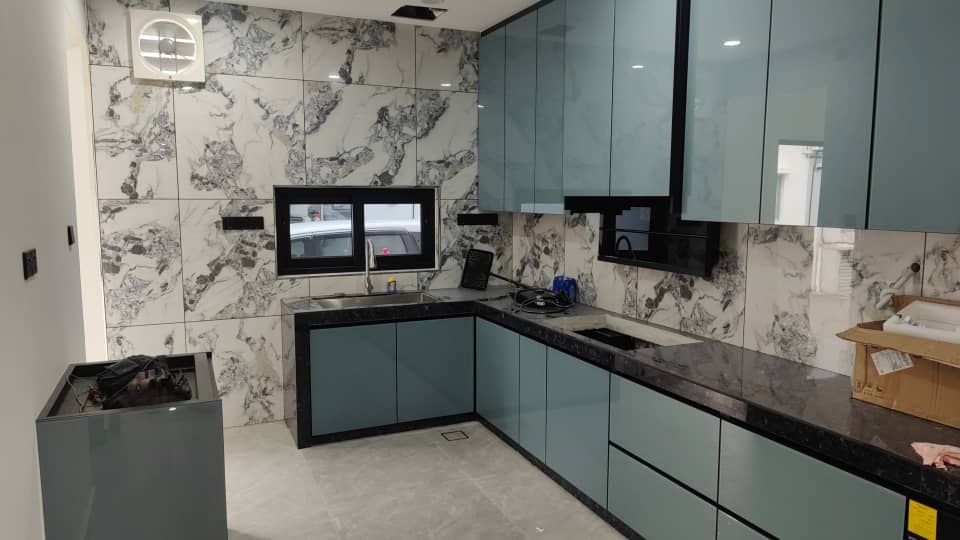 Kitchen Cabinets With Aluminum Window And Repair Wall Tile 