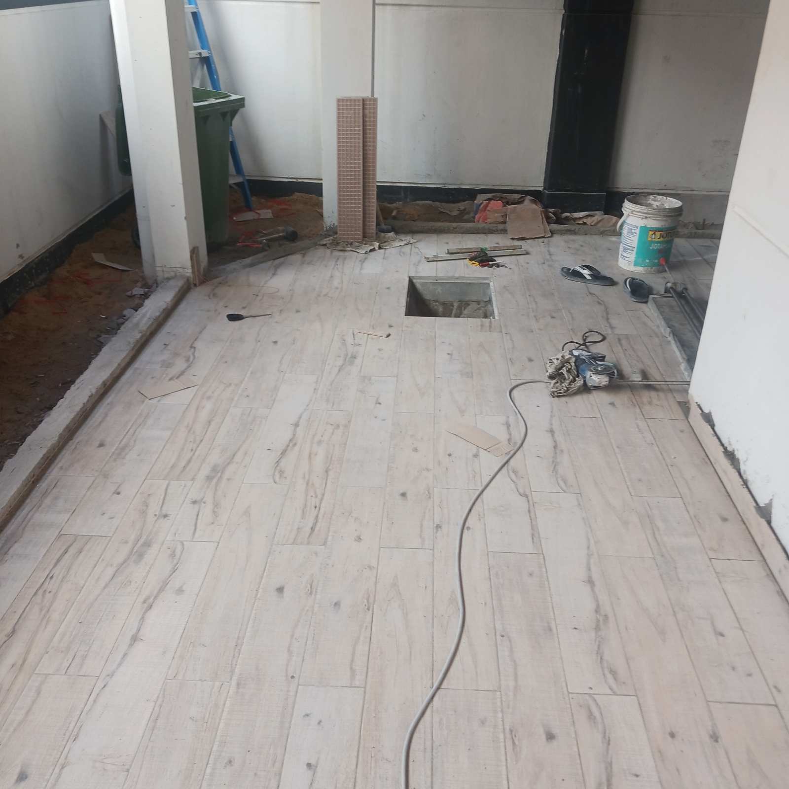 Yard Area Repair Floor Tile And Aluminum Work